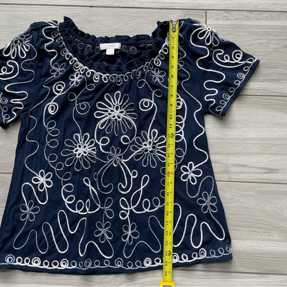 Women’s Navy Short Sleeve Top with White & Silver Swirl Design - Size 1X - Picture 9 of 12